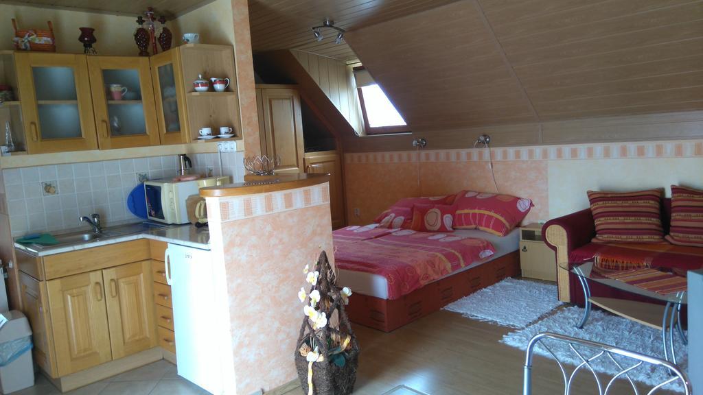 Bertalan Apartman Vonyarcvashegy Exterior photo
